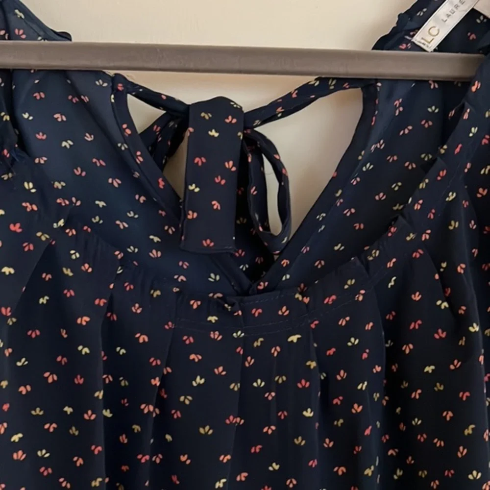 Lauren Conrad Navy Blue Pleated Neck Blouse. Size S - Picture 8 of 10